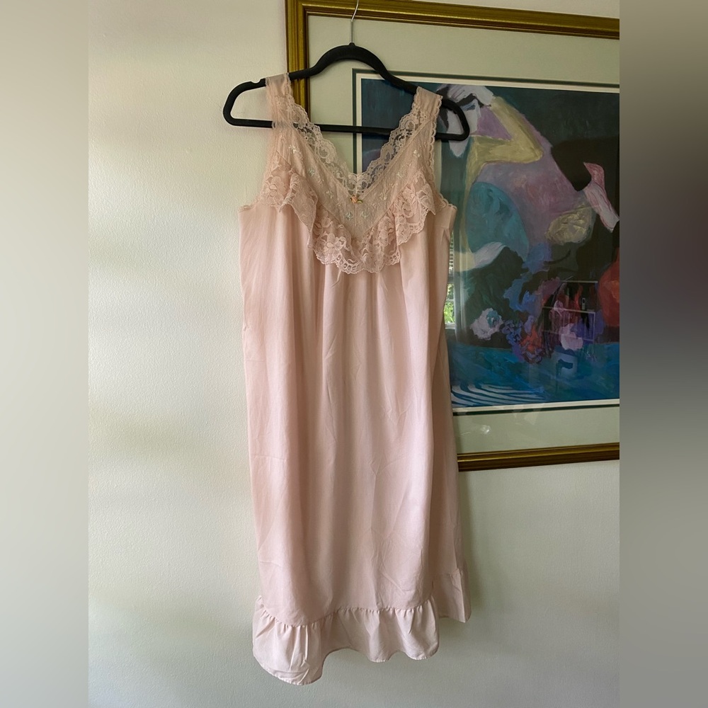 VTG 1980s Joan Collins Collection Pastel Pink Lace Ruffle Slip Nightgown Medium